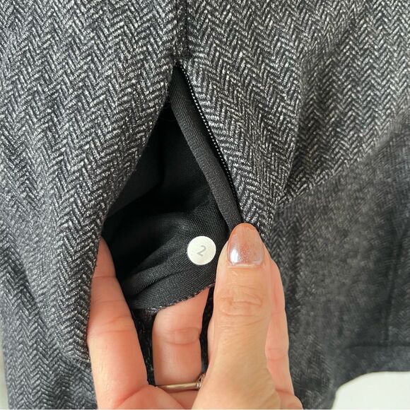 Lululemon Runderful Long Sleeve Heathered Herringbone Heathered Black 4 running - Picture 5 of 5